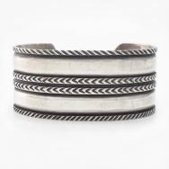 Antique Navajo Chiseled Heavy Ingot Silver Wide Cuff c.1930～