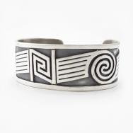 【Douglas Holmes】Vintage Hopi Silver Overlay Cuff c.1950