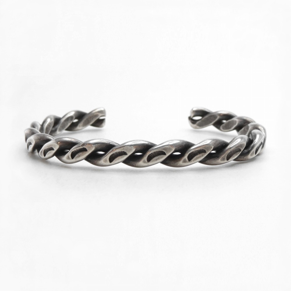 Antique Navajo Stamped Flat Twistedwire Narrow Cuff c.1935～①