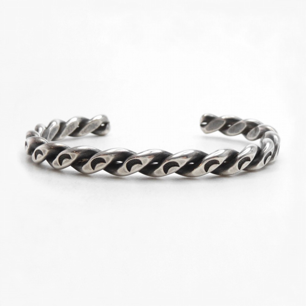 Antique Navajo Stamped Flat Twistedwire Narrow Cuff c.1935～➁