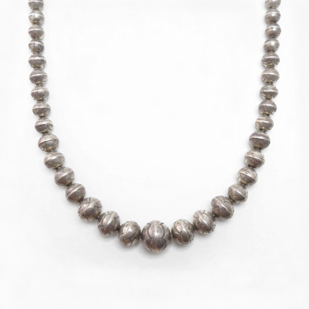 Vintage Stamped "Navajo Pearl" GradientSize Necklace c.1950～