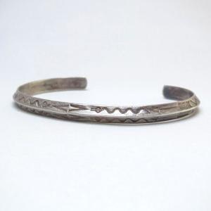 Antique Snake Stamped Narrow Trianglewire Cuff  c.1930～