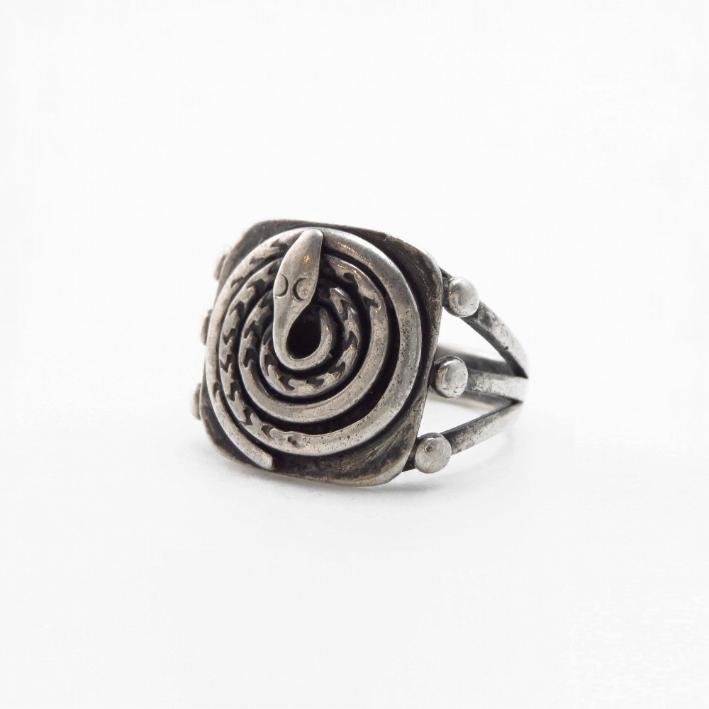 Antique Navajo / Pueblo Coiled Rattlesnake Face Ring c.1920～