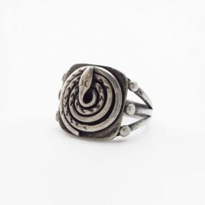 Antique Navajo / Pueblo Coiled Rattlesnake Face Ring c.1920～