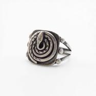 Antique Navajo / Pueblo Coiled Rattlesnake Face Ring c.1920～