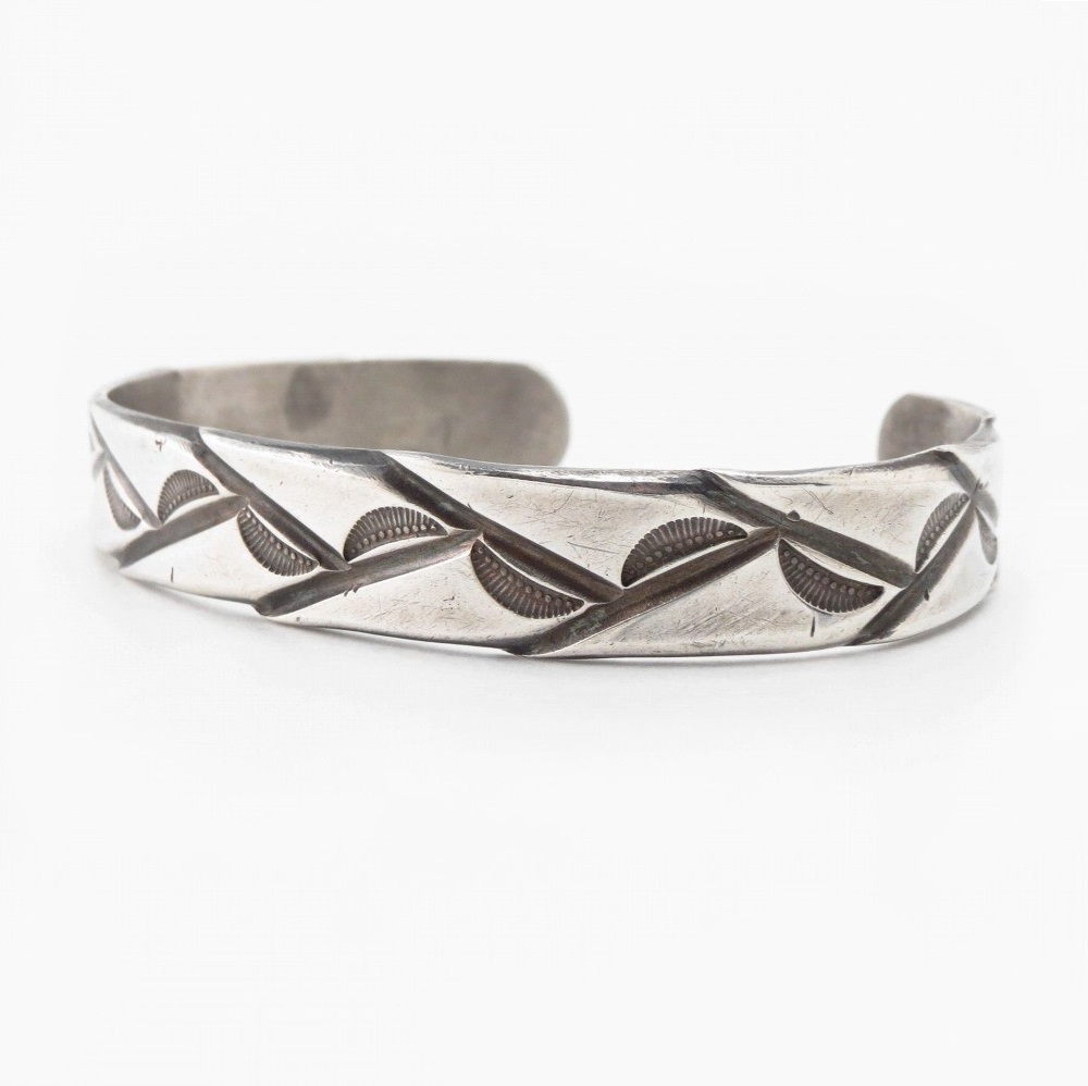 Attr. to【C.G.Wallace T.P.】Basket Stamped Slv Cuff c.1930～ ➁