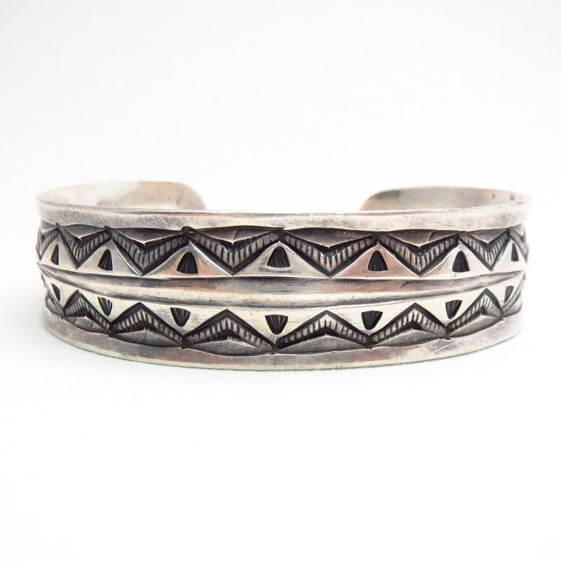 Antique Repoused & 卍 Stamped Silver Cuff Bracelet  c.1910