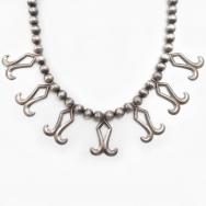 Vtg "Navajo Pearl" Beaded Necklace w/Casted Fobs c.1940～