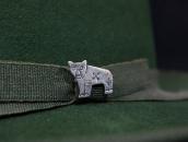 Atq Crossed Arrows Stamped Small Bear Pin in Silver c.1925～