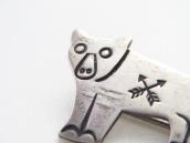 Atq Crossed Arrows Stamped Small Bear Pin in Silver c.1925～