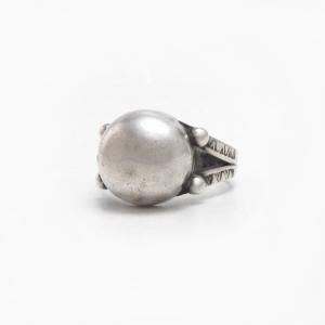 Antique "Navajo Pearl" Face Tourist Ring in Silver c.1935～