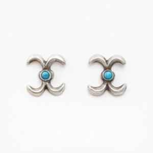 Navajo Sand Castted Pierced Earrings w/Gem Turquoise c.1955～