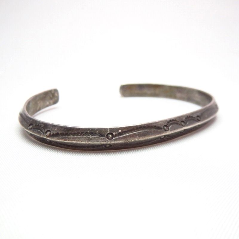 Antique Veiner Stamped Triangle Wire Silver c.1940