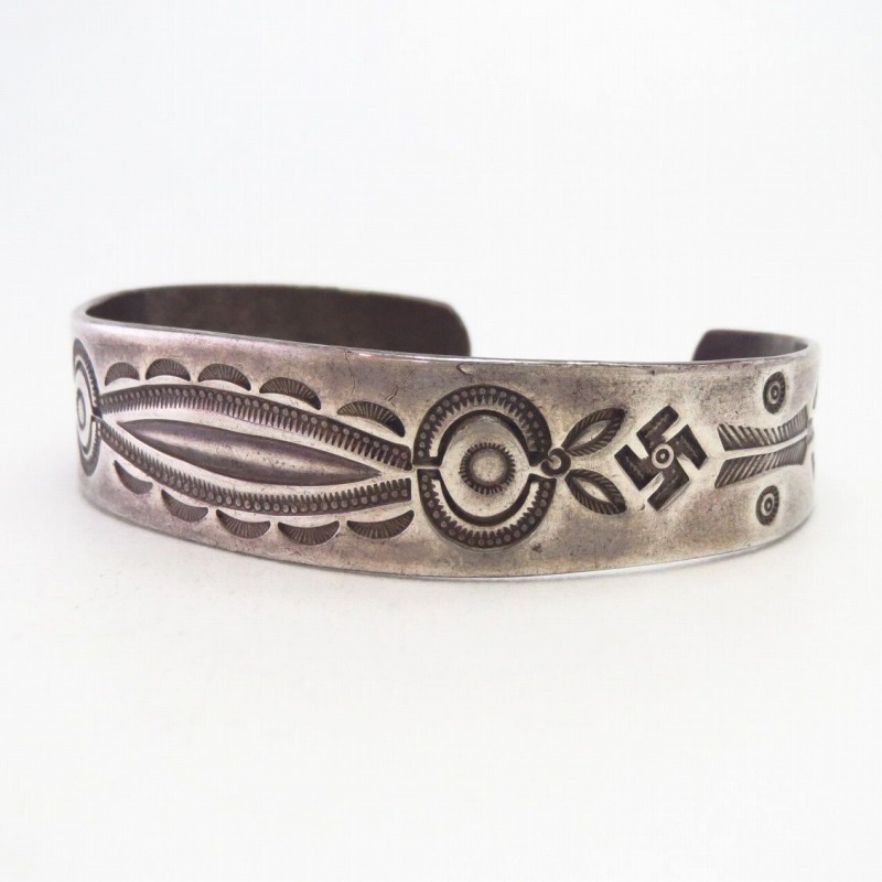 Antique Navajo 卍 & Arrows Stamped Ingot Silver Cuff  c.1925～