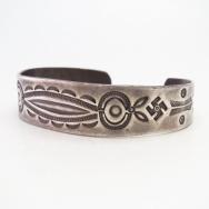 Antique Navajo 卍 & Arrows Stamped Ingot Silver Cuff  c.1925～