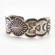【GARDEN OF THE GODS】Repoused & Stamped Silver Cuff  c.1925～