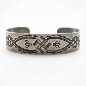 Antique Navajo 卍 & Hearts Stamped Ingot Silver Cuff  c.1925～