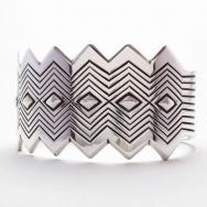 【Thomas Curtis】 ZigZag Edged Stamped Heavy Silver Wide Cuff