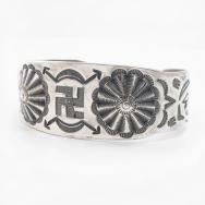 Antique Navajo 卍 Stamped & Repouse Coin Silver Cuff c.1925～
