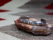 【NAVAJO GUILD】Vintage Stamped Half-Round Wire Cuff c.1945～