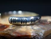 【NAVAJO GUILD】Vintage Stamped Half-Round Wire Cuff c.1945～