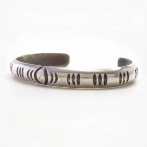 【NAVAJO GUILD】Vintage Stamped Half-Round Wire Cuff c.1945～