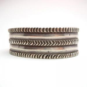 Antique Filed & Chiseled Ingot Silver Cuff Bracelet  c.1900～