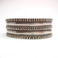 Antique Filed & Chiseled Ingot Silver Cuff Bracelet  c.1900～