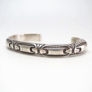 Vintage Navajo Stamped & Filed Half-Round Wire Cuff  c.1950～