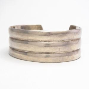 Antique Navajo or Pueblo Ribbed Silver Cuff Bracelet c.1935～