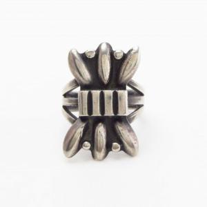 Antique Navajo Repoused Box Bow Face Ketoh Ring  c.1930～