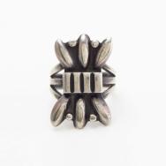 Antique Navajo Repoused Box Bow Face Ketoh Ring  c.1930～