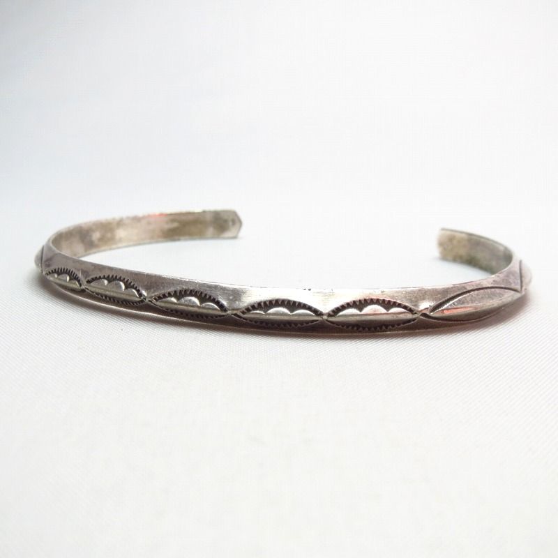 OLDPAWN Stamped Narrow Trianglewire Cuff Bracelet  c.1970