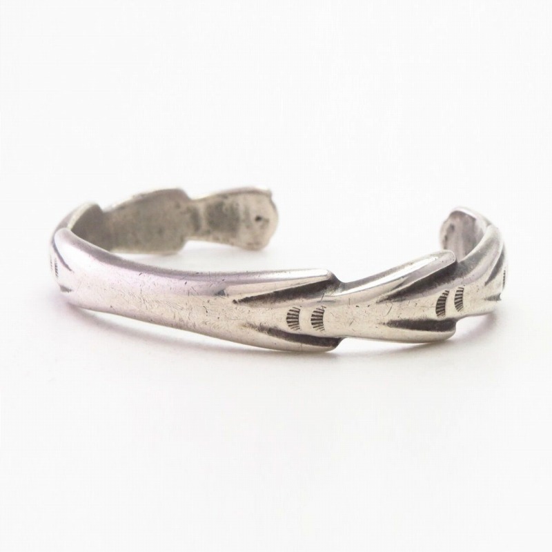 Antique Navajo Stamped Cast Silver Cuff Bracelet  c.1930～