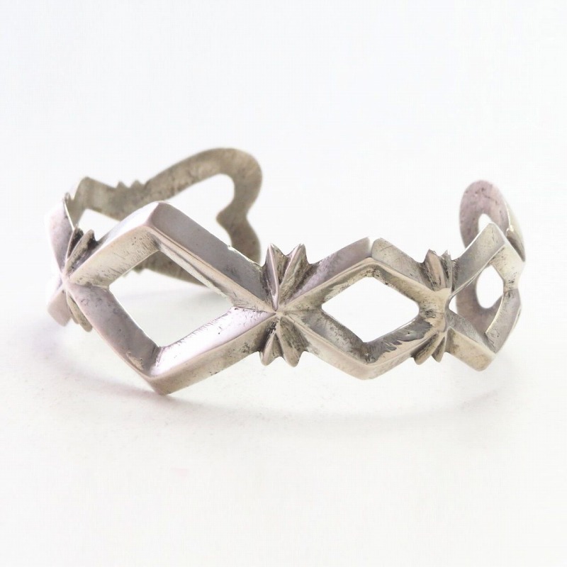 Vintage Navajo ♢ & ♡ Shape Cast Silver Cuff Bracelet c.1960?