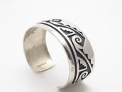 【Lawrence Saufkie】Hopi Silver Overlay Domed Wide Cuff c.1980