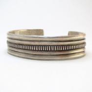 【U.S.NAVAJO 40】Banded Filed IngotSilver Cuff Bracelet c.1935