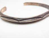 Vintage Stamped Narrow Triangle wire Cuff Bracelet  c.1940～