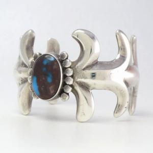 Vintage Navajo Cast Silver Cuff Bracelet w/Bisbee TQ c.1965～